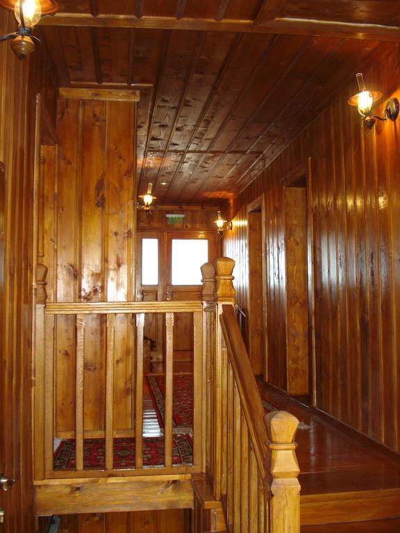 Yovina House Zjeravna Rum bild